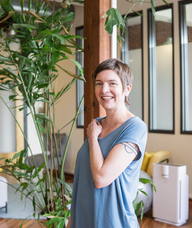 Book an Appointment with Dr. Liz Giles for Chiropractic