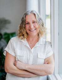 Dr. Alys Smith DC